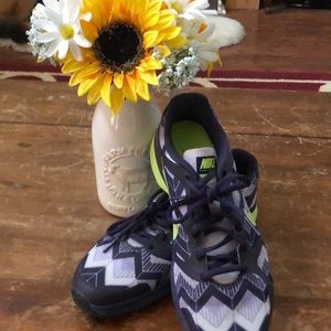 Nike Chevron Sneakers Dual Fusion